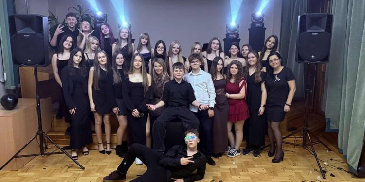 Mają za sobą pierwszy bal