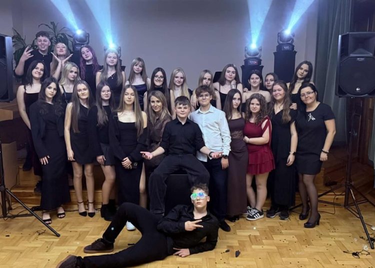 Mają za sobą pierwszy bal