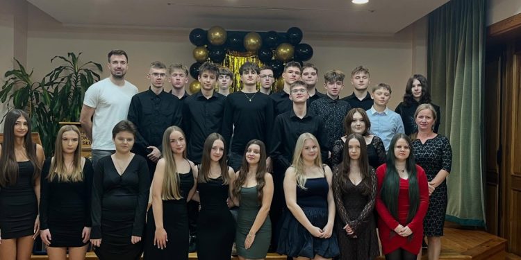 Tak się bawili drugoklasiści z LO