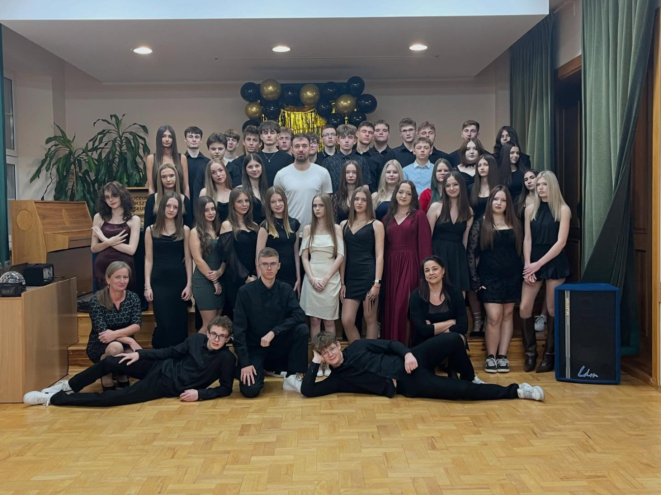 Tak się bawili drugoklasiści z LO