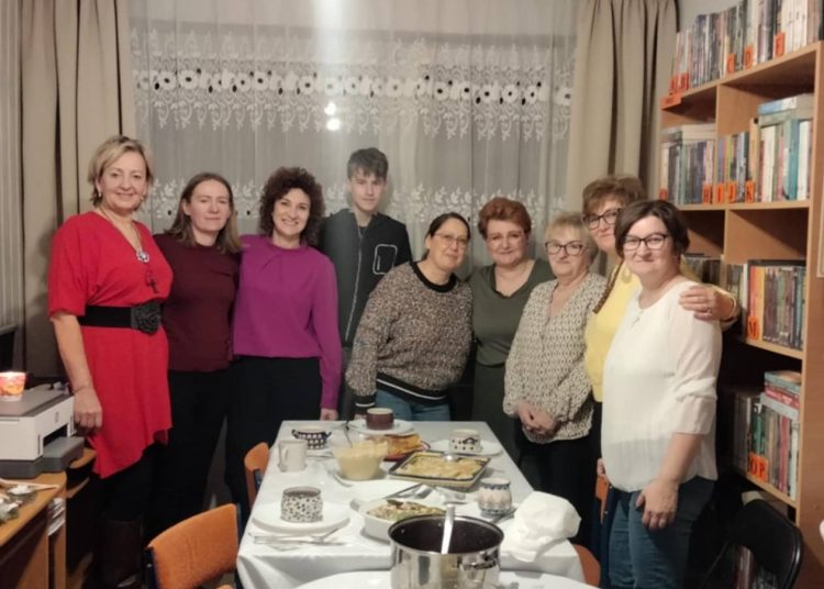 Kreatywne świąteczne zajęcia z cienińską biblioteką