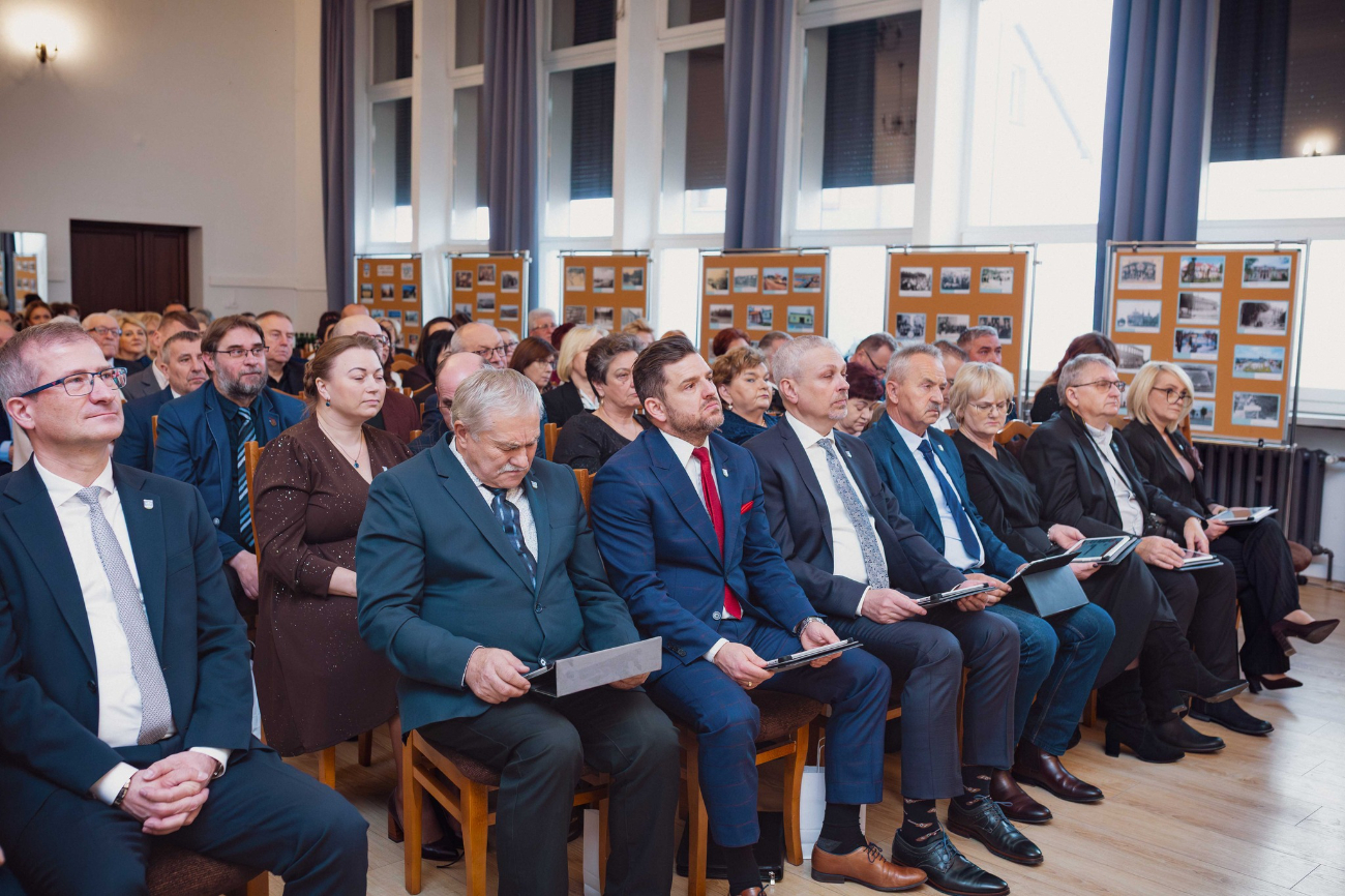 Uroczysta sesja w Lądku