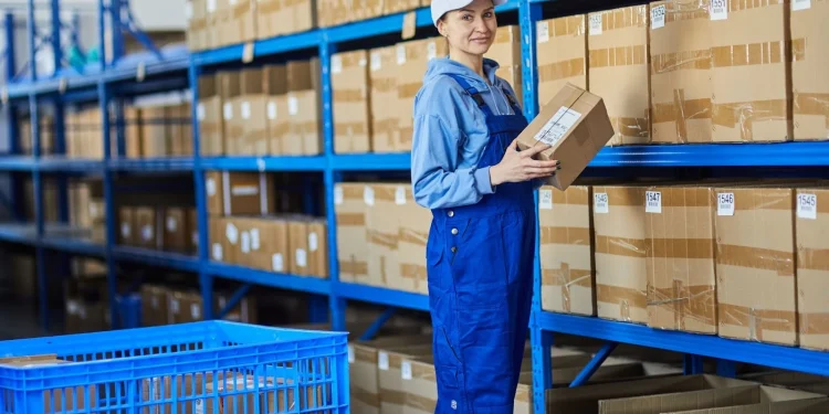 Jak bezpiecznie zamawiać towary z Chin – praktyczny przewodnik dla początkujących