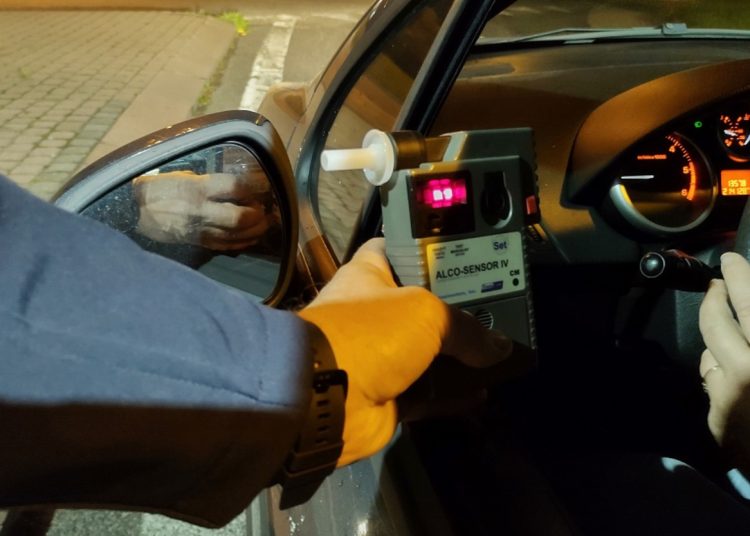 Policjant przypuszczał, że kierowca ma coś do ukrycia. Nie mylił się