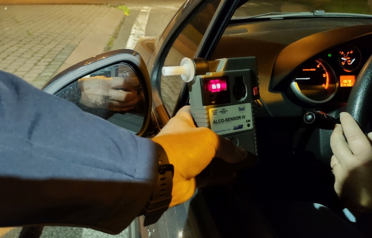 Policjant przypuszczał, iż kierowca ma coś do ukrycia. Nie mylił się