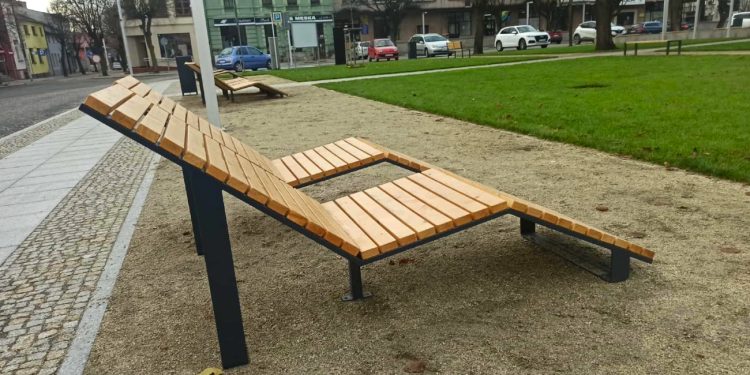 Leżaki na rynku nie wszystkim się podobają. Ile kosztowały?