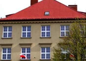 Dyrektor LO komentuje wypowiedź radnego. „Jest krzywdząca dla naszej społeczności”