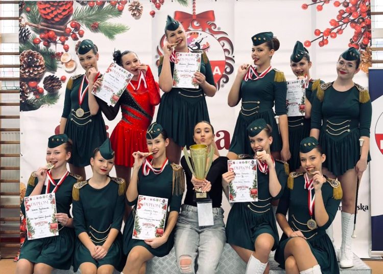 Świetne występy naszych mażoretek. Gratulujemy!