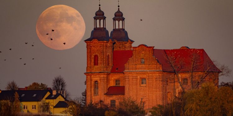 „Trochę za nim goniłem”. Zrobił niezwykłe zdjęcie Księżyca