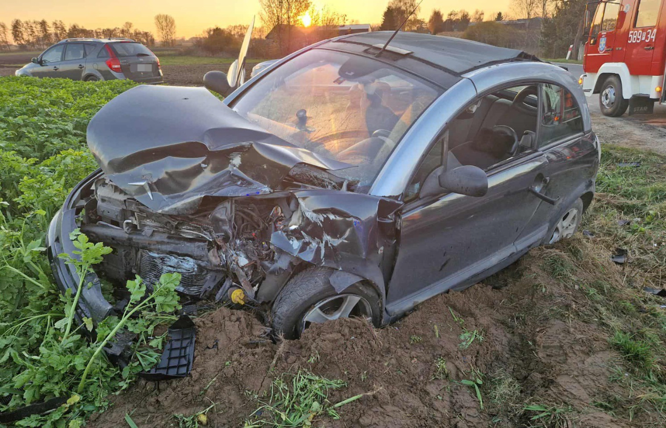 Poważny wypadek w Tomaszewie. Wezwali helikopter