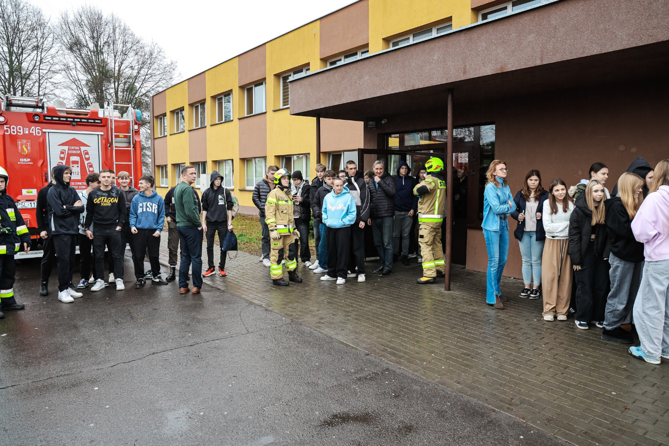 Akcja w słupeckiej szkole. Ewakuowali uczniów