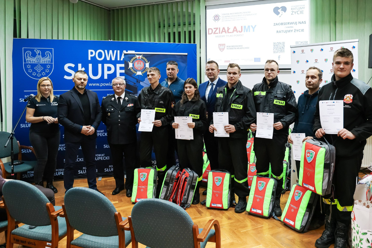 Ukończyli szkolenie, dostali plecaki