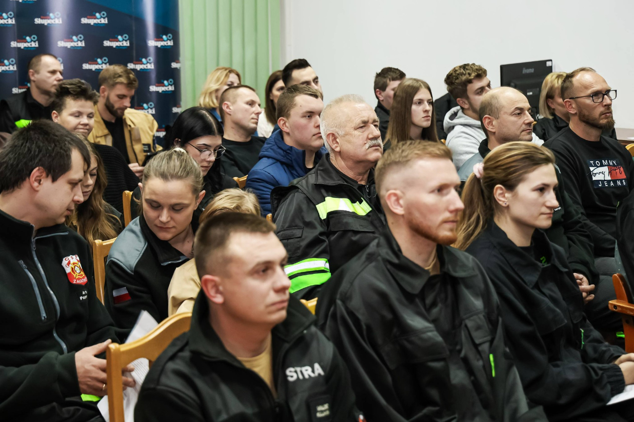 Ukończyli szkolenie, dostali plecaki