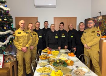 Wigilia na służbie. Strażacy przekazują życzenia