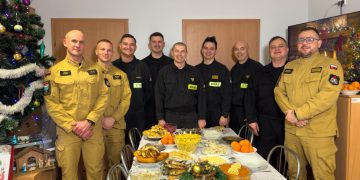 Wigilia na służbie. Strażacy przekazują życzenia
