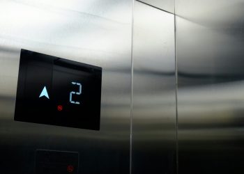 Magazyn, biurowiec, hotel – gdzie windy towarowe w Poznaniu są najbardziej potrzebne?