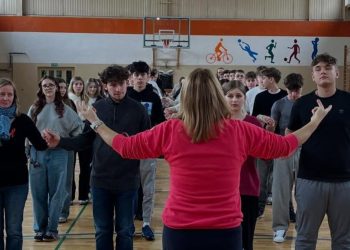 Studniówka tuż, tuż. Jak im idzie polonez?