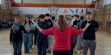 Studniówka tuż, tuż. Jak im idzie polonez?