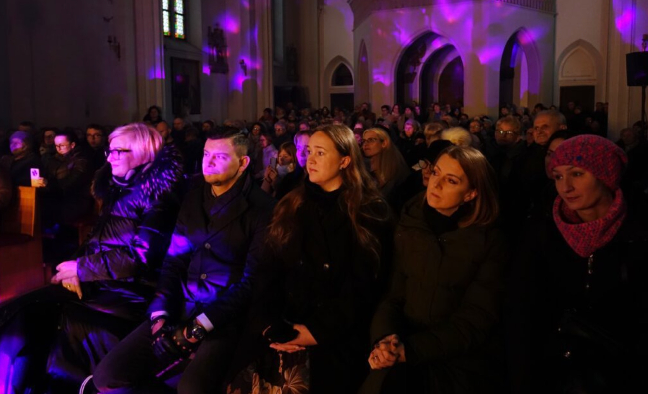 Kościół wypełnił się po brzegi