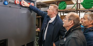 Powiat kupił agregat. Można nim zasilić cały urząd