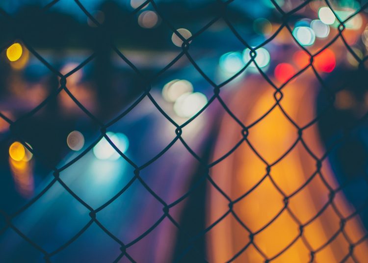 Siatki ze stali nierdzewnej – trwałość, precyzja i szerokie zastosowania