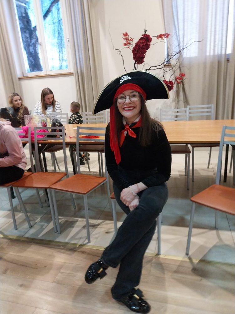 Bal przebierańców w Kornatach. Wspólna zabawa mimo siarczystego mrozu