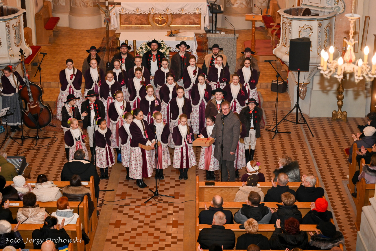 Lądek kolędował. Zobacz zdjęcia z koncertu w kościele