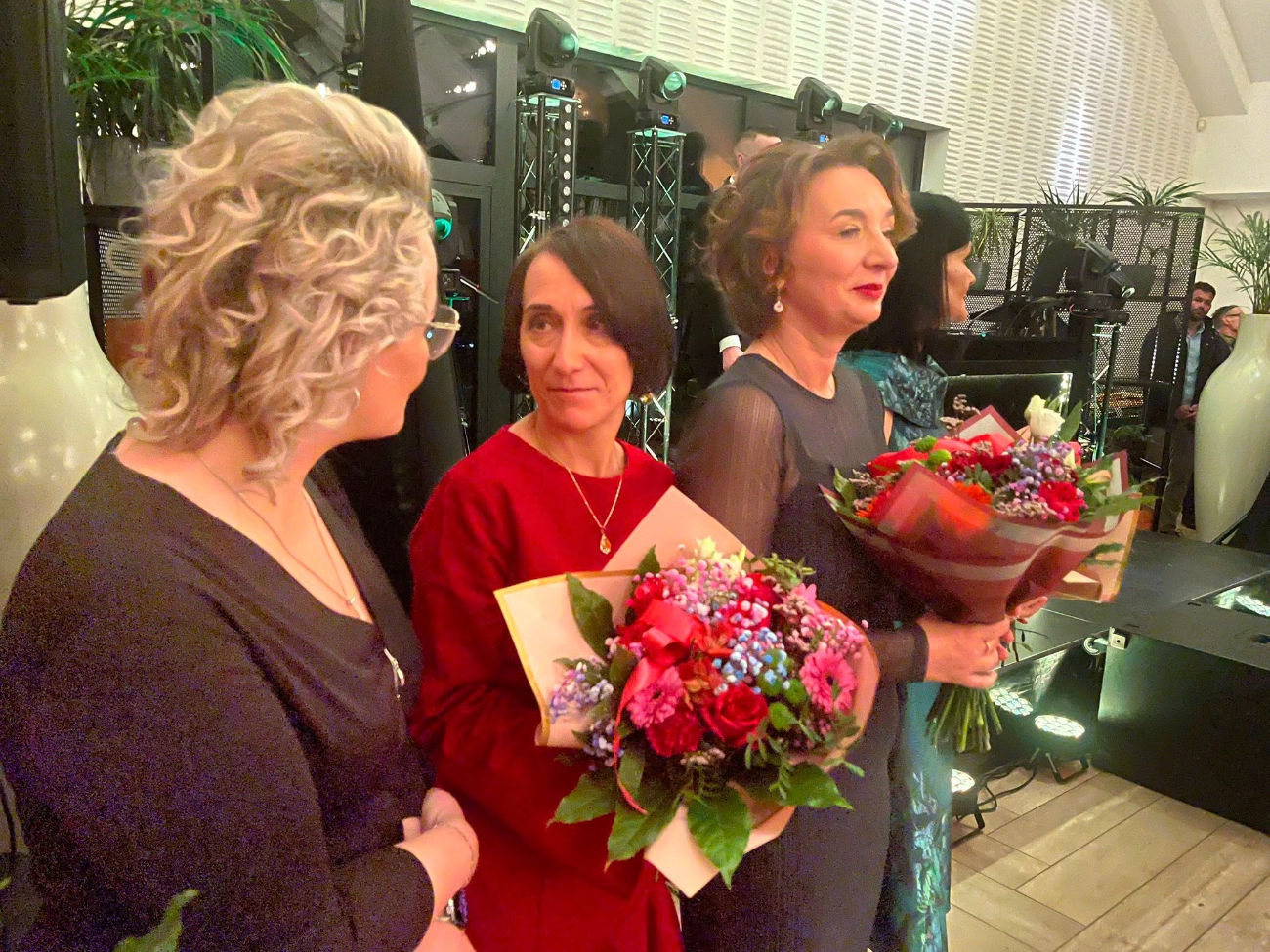 Studniówka LO. Zobacz filmy i zdjęcia