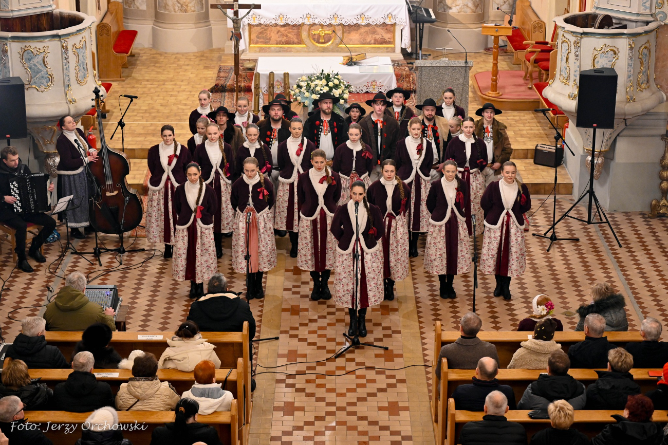 Lądek kolędował. Zobacz zdjęcia z koncertu w kościele
