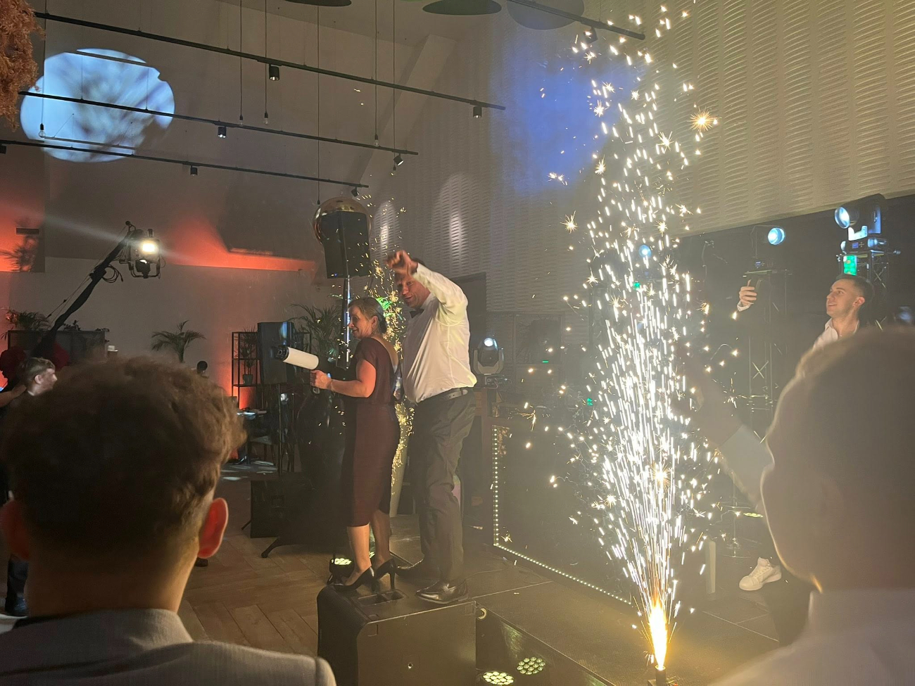 Studniówka LO. Zobacz filmy i zdjęcia