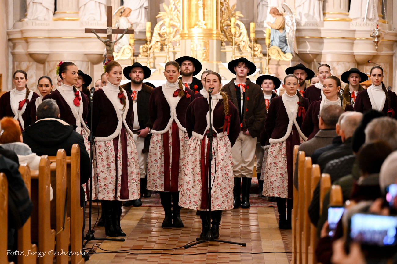 Lądek kolędował. Zobacz zdjęcia z koncertu w kościele