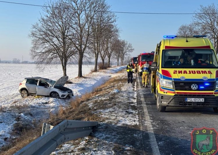 Dachowanie na K92. Ucierpiały trzy osoby
