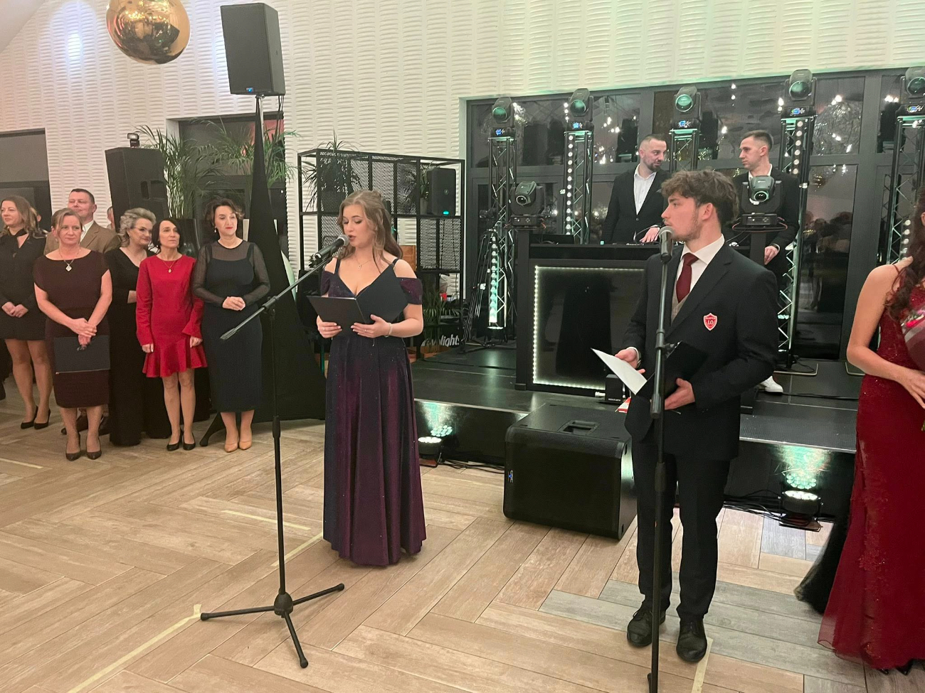 Studniówka LO. Zobacz filmy i zdjęcia