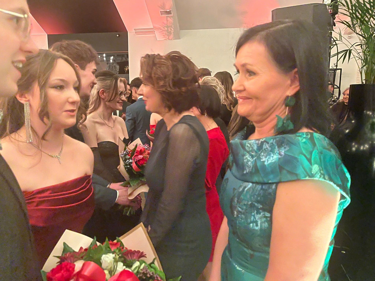 Studniówka LO. Zobacz filmy i zdjęcia