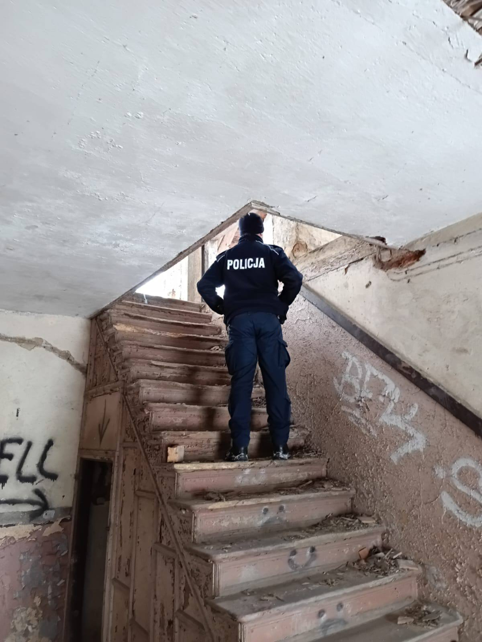 Kontrolują miejsca, w których mogą przebywać osoby bezdomne