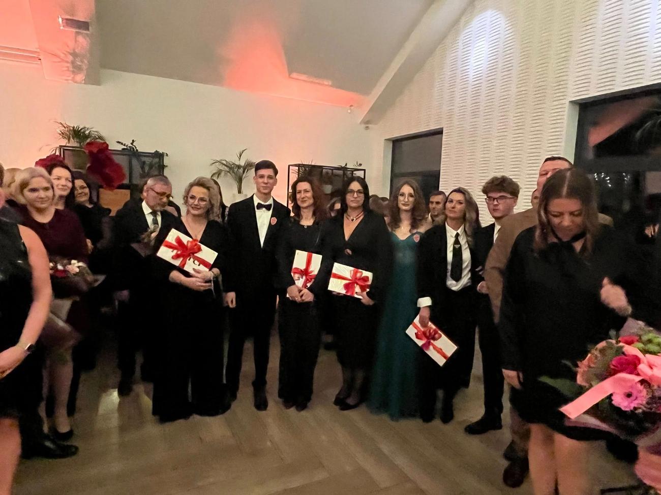 Studniówka LO. Zobacz filmy i zdjęcia