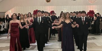 Studniówka LO. Zobacz filmy i zdjęcia