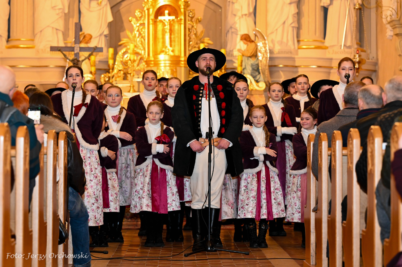 Lądek kolędował. Zobacz zdjęcia z koncertu w kościele