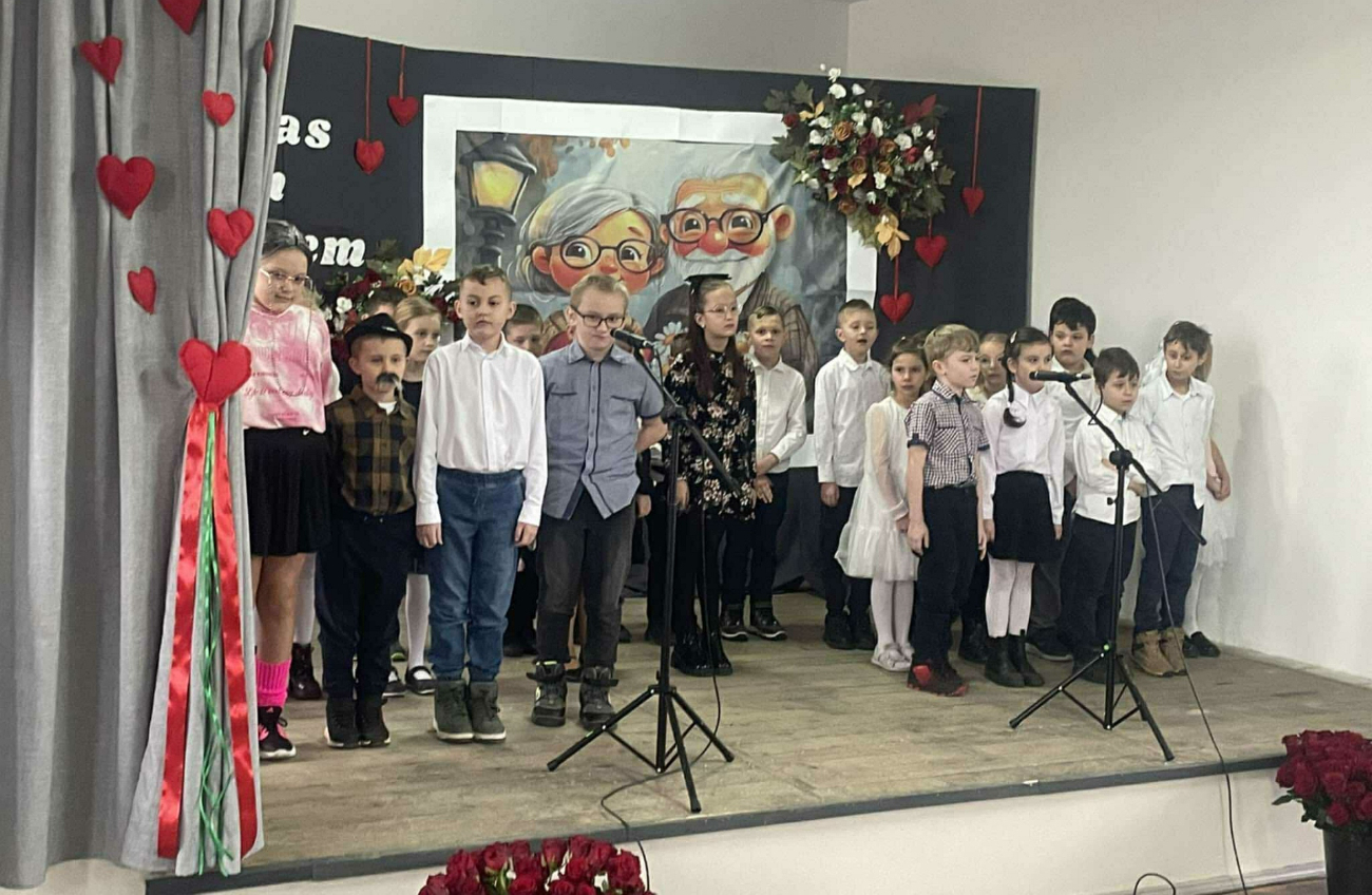 Dla babć i dziadków w Młodojewie