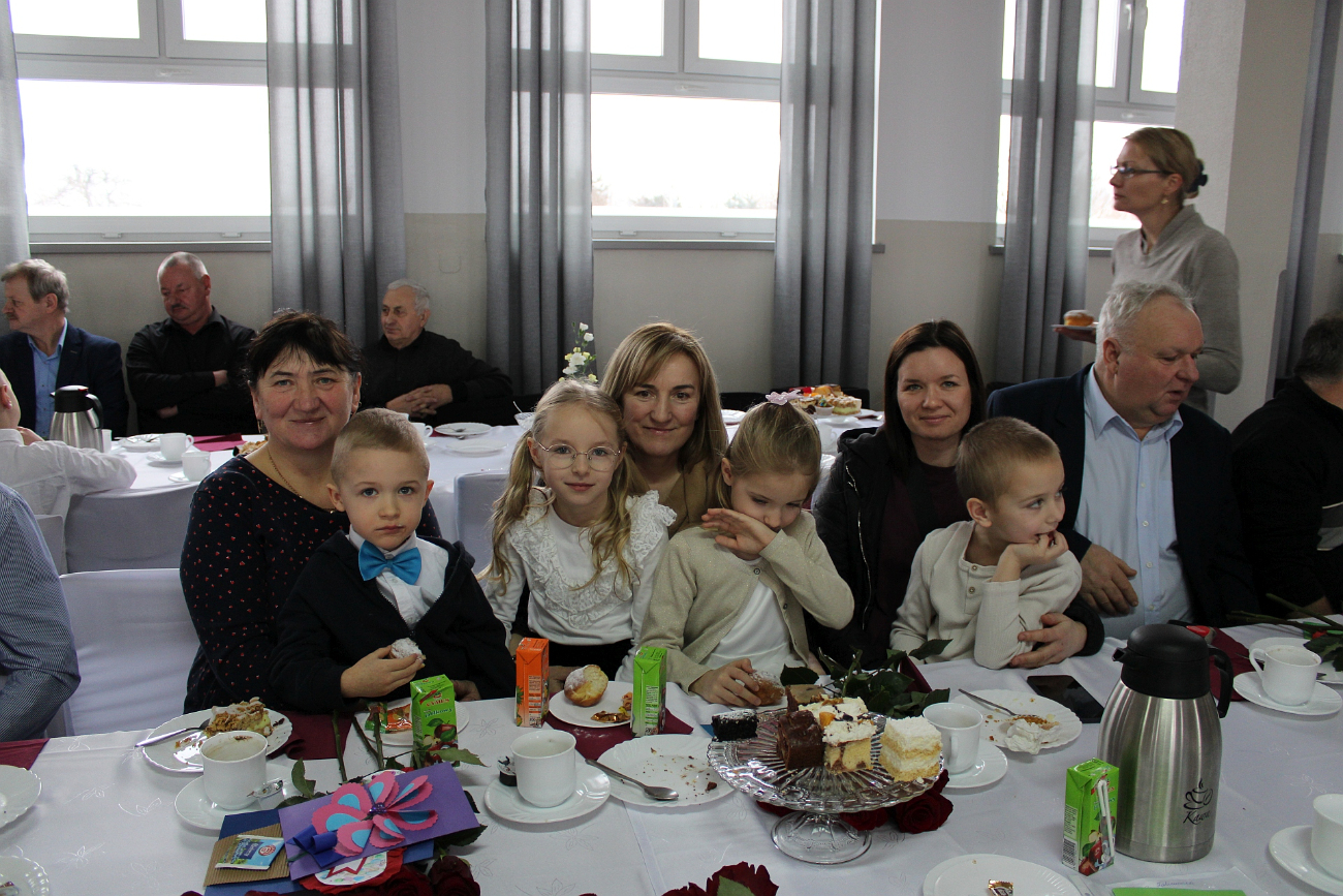 Dla babć i dziadków w Młodojewie