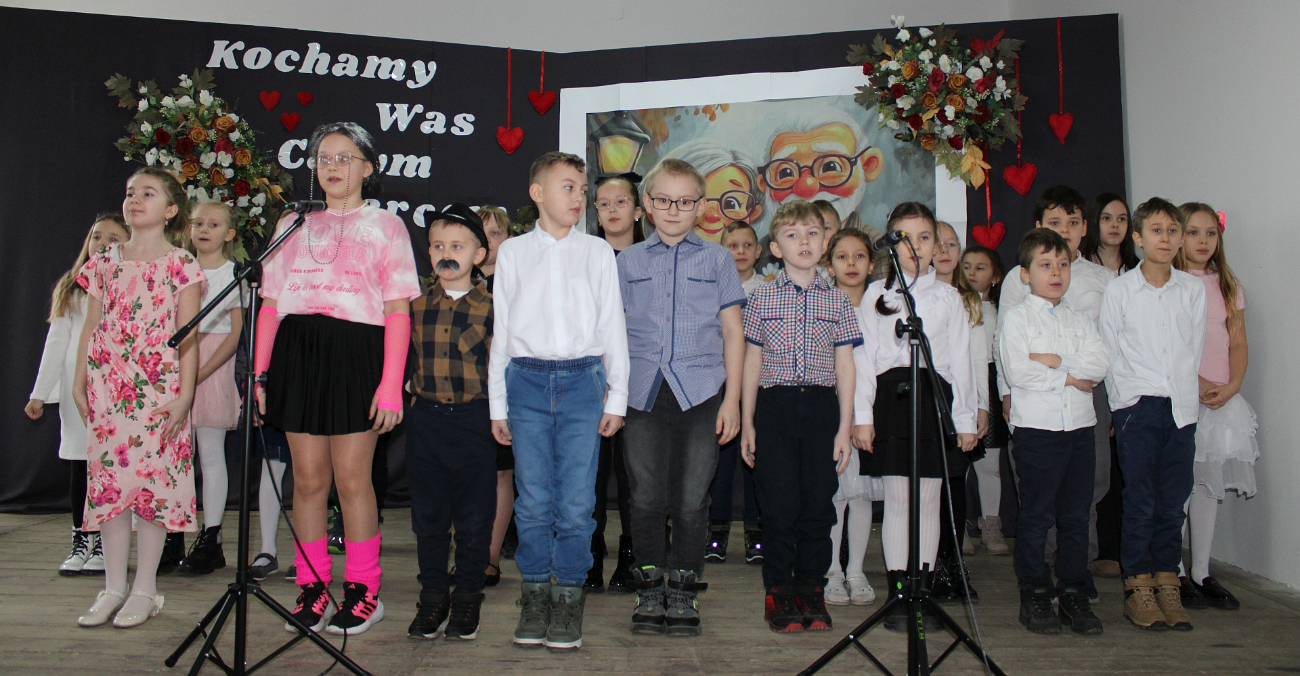 Dla babć i dziadków w Młodojewie