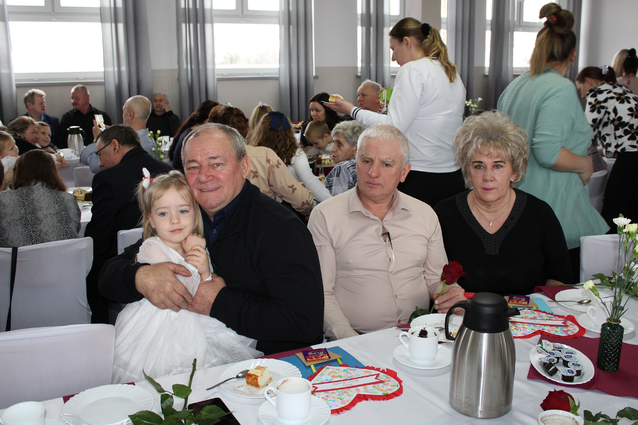 Dla babć i dziadków w Młodojewie