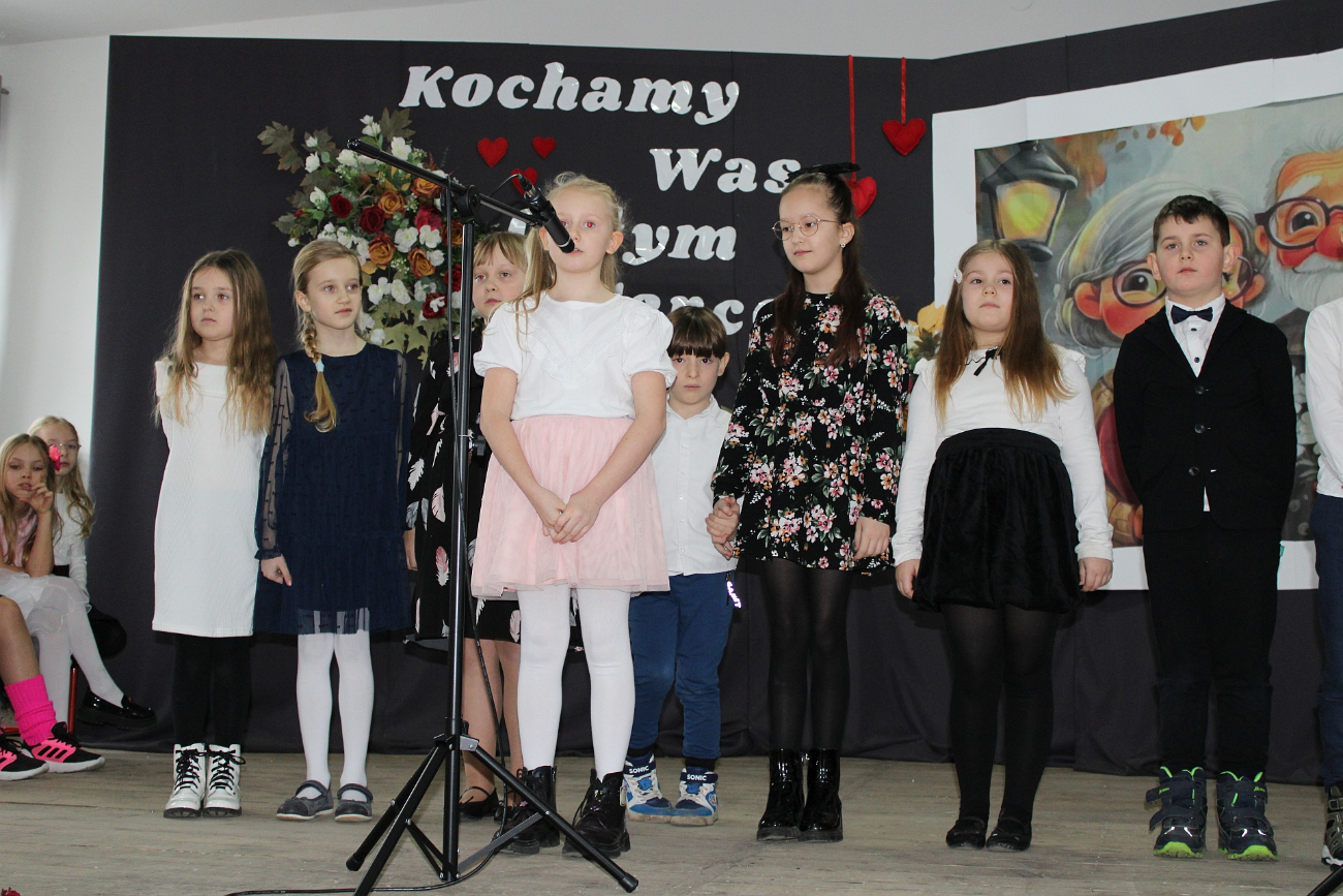 Dla babć i dziadków w Młodojewie