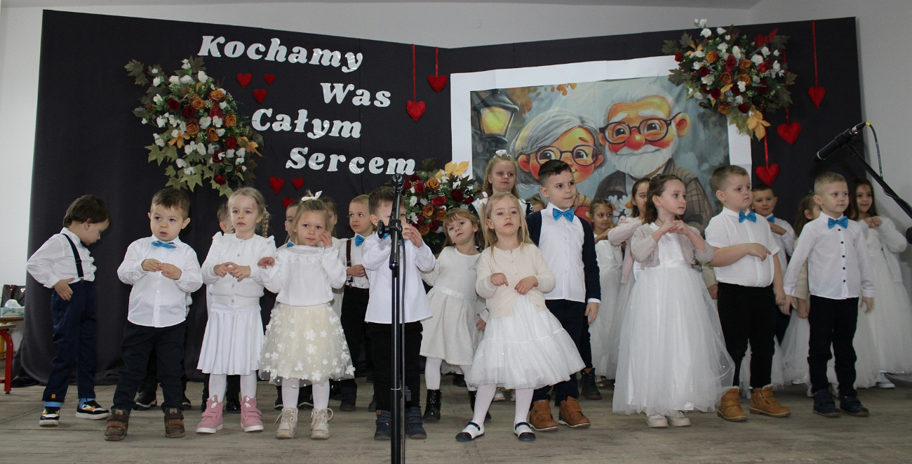 Dla babć i dziadków w Młodojewie