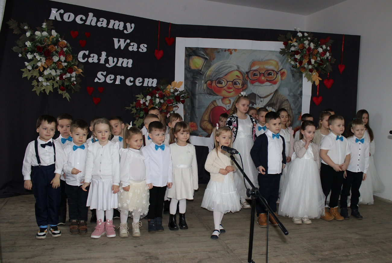 Dla babć i dziadków w Młodojewie