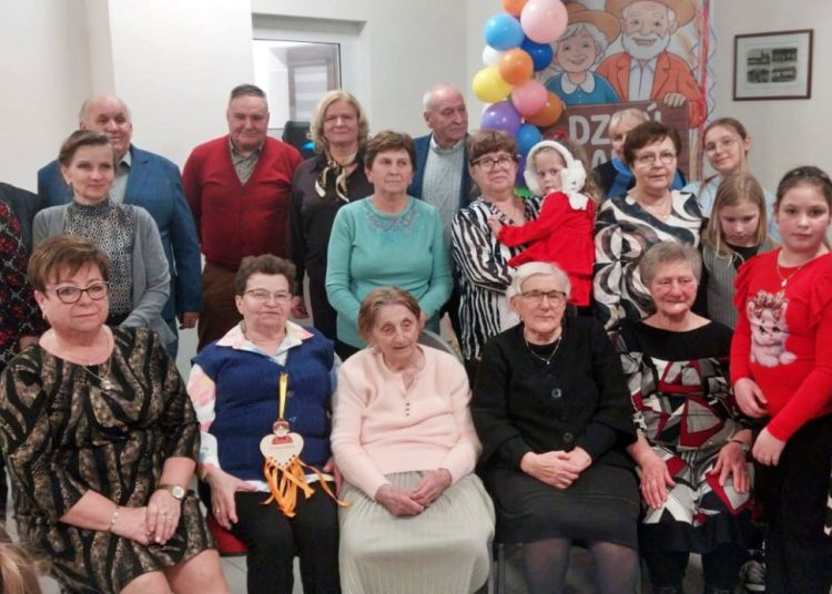 Skarboszewo: Świętowali Dzień Babci i Dziadka
