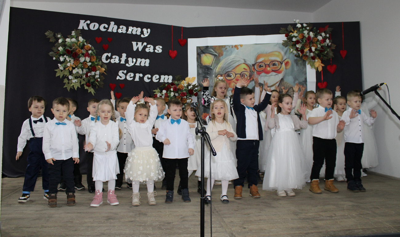 Dla babć i dziadków w Młodojewie