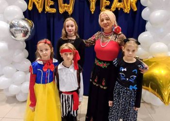 Bal przebierańców w Kornatach. Wspólna zabawa mimo siarczystego mrozu