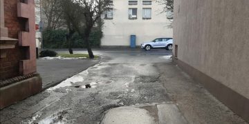 Groźny wyjazd przy Cechu. Radny alarmuje