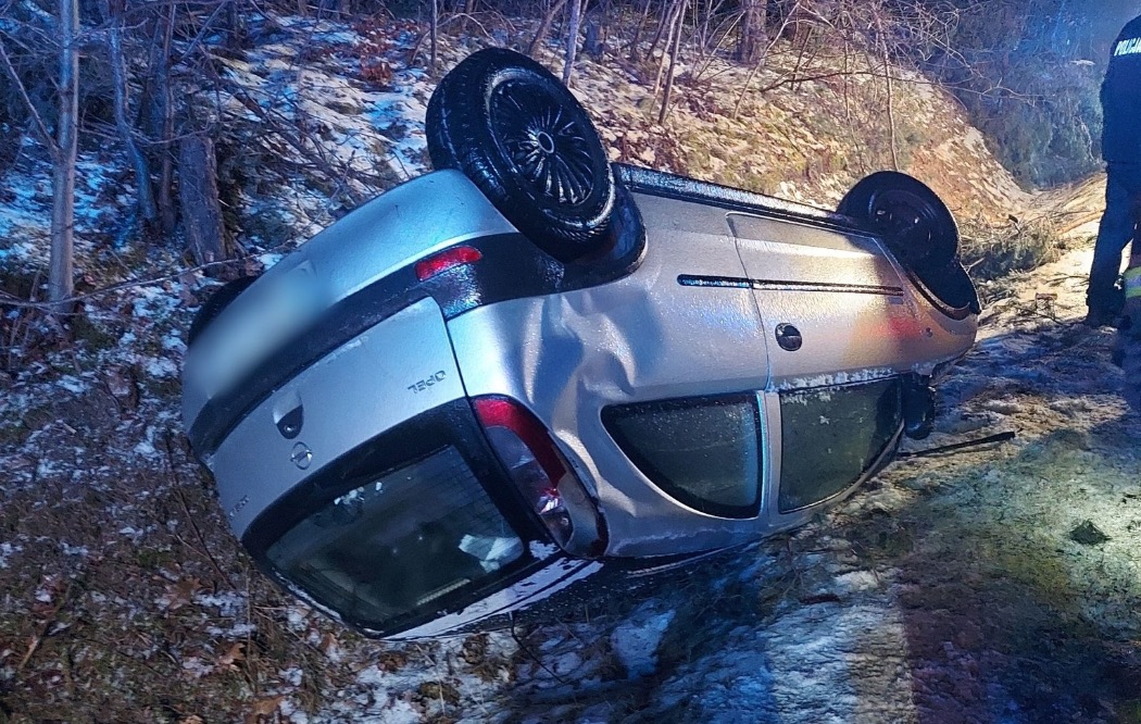 Dwa wypadki w powiecie. Warunki dziś są fatalne